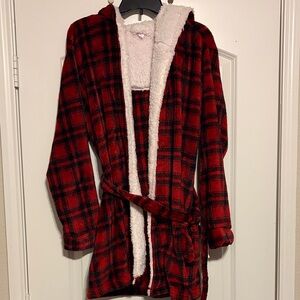 Colsie Red and Black Plaid Robe